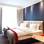 Express By Ihg Hotel 3*