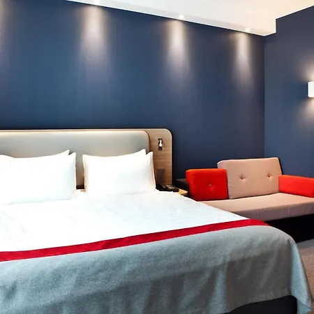 Express By Ihg Отель 3*