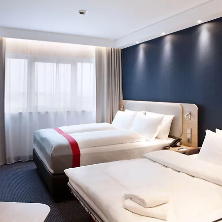 Express By Ihg Отель