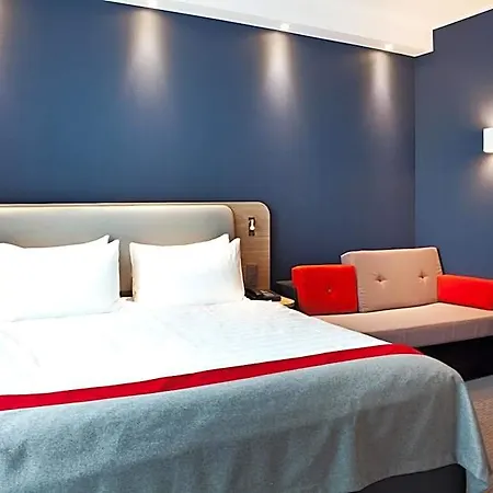 Express By Ihg Hotel