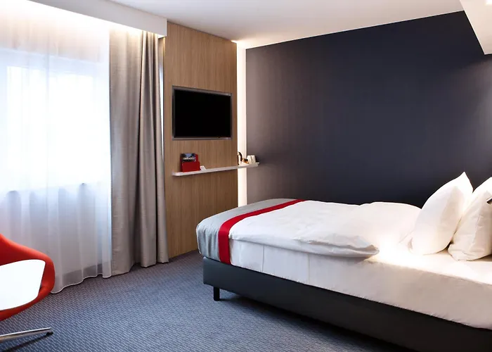 Express By Ihg Hotel