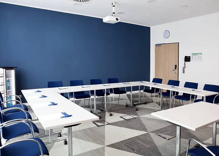 Express By Ihg Hotel