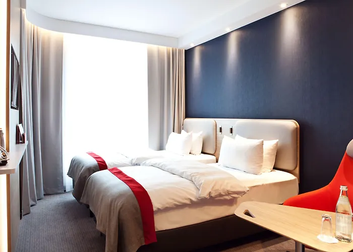 Express By Ihg Hotel 3*